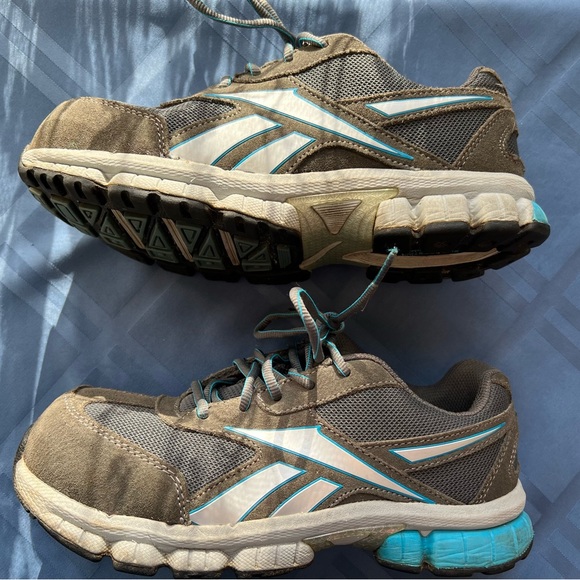 Grey with blue accent Reebok Safety shoes, slip & oil resistant. - Picture 2 of 6
